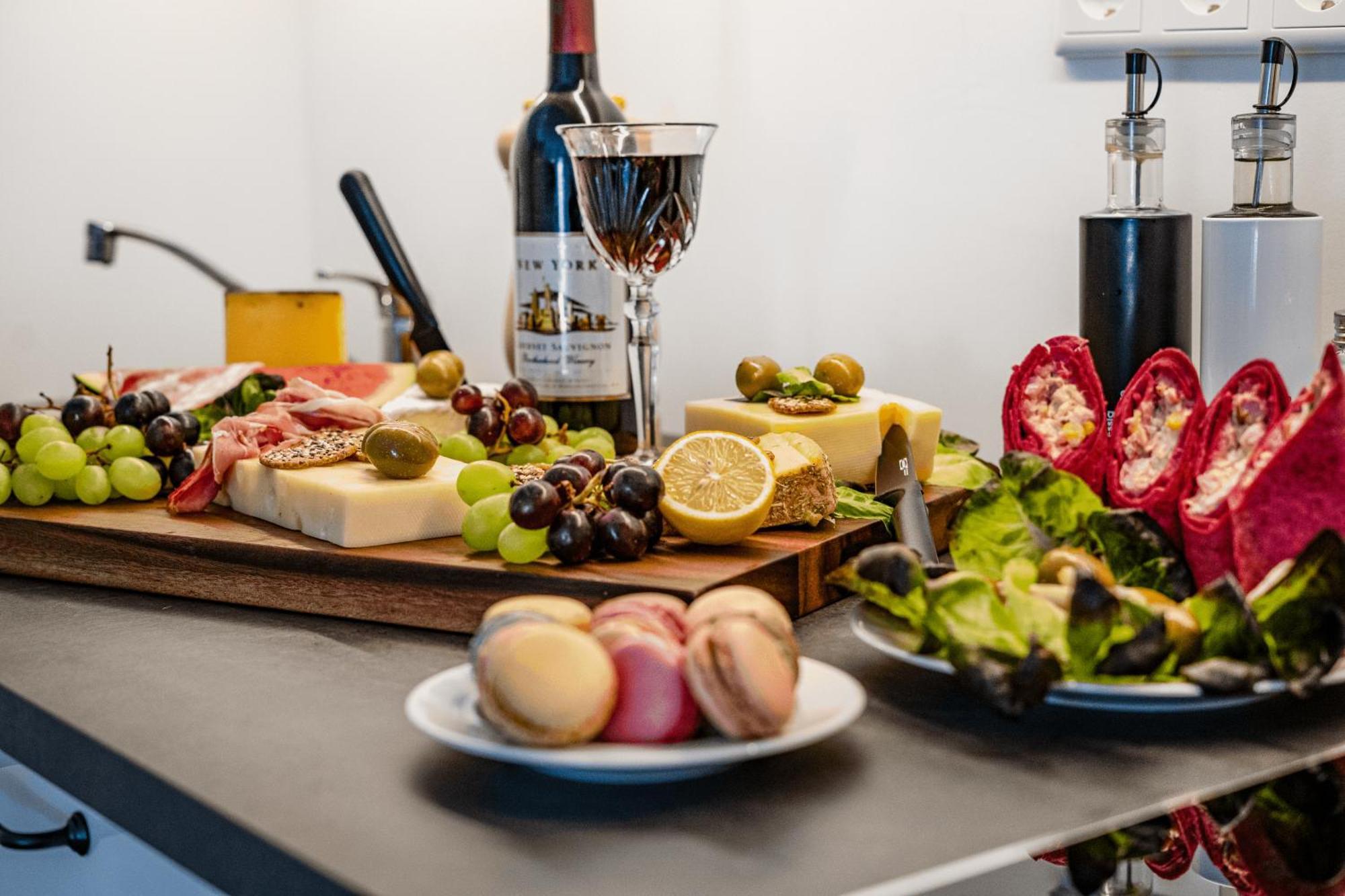 Excellence Deluxe Suite Mit Balkon & Stadtblick - Zentral An Der Messe Essen Luaran gambar