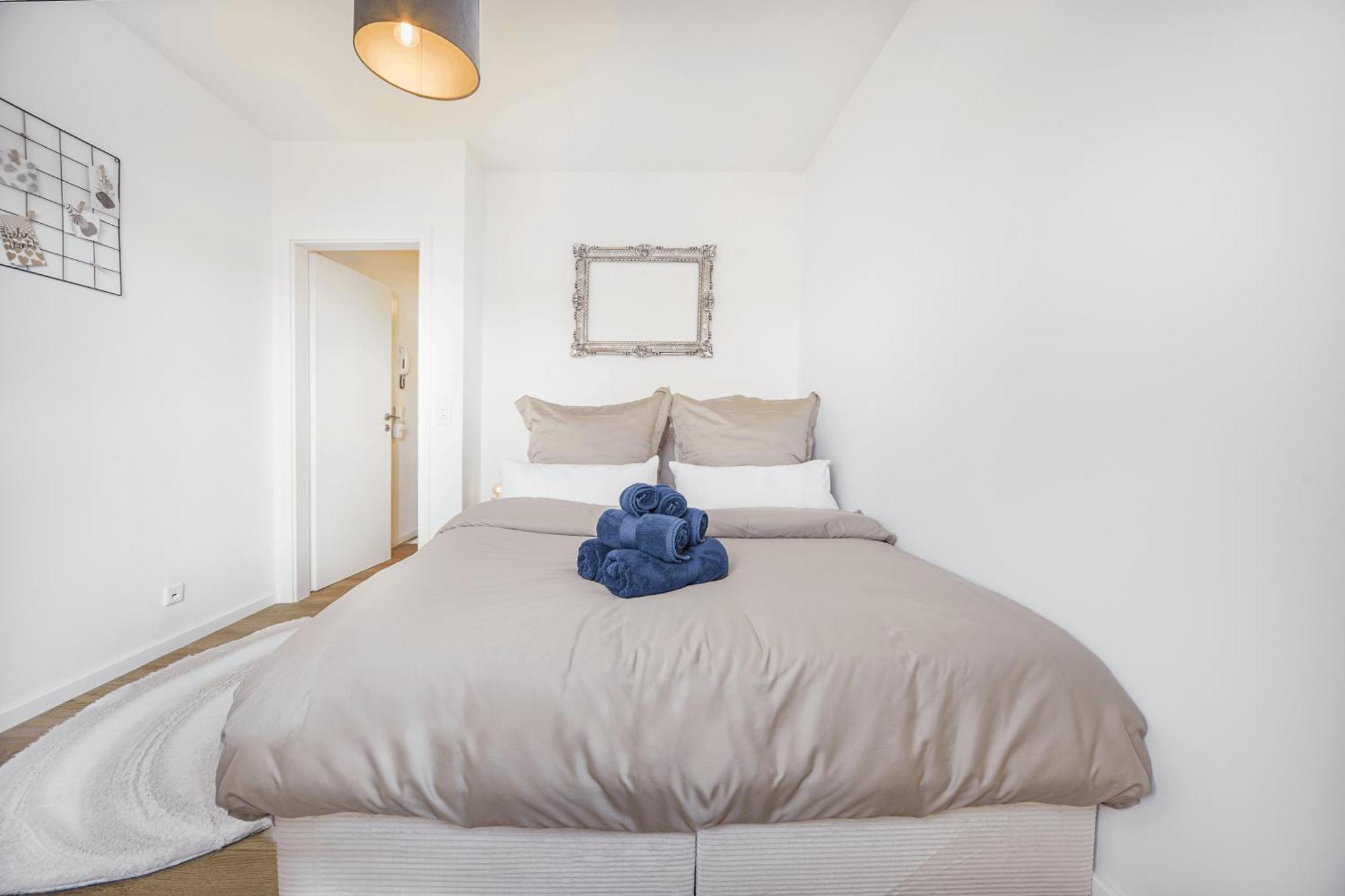 Excellence Deluxe Suite Mit Balkon & Stadtblick - Zentral An Der Messe Essen Luaran gambar