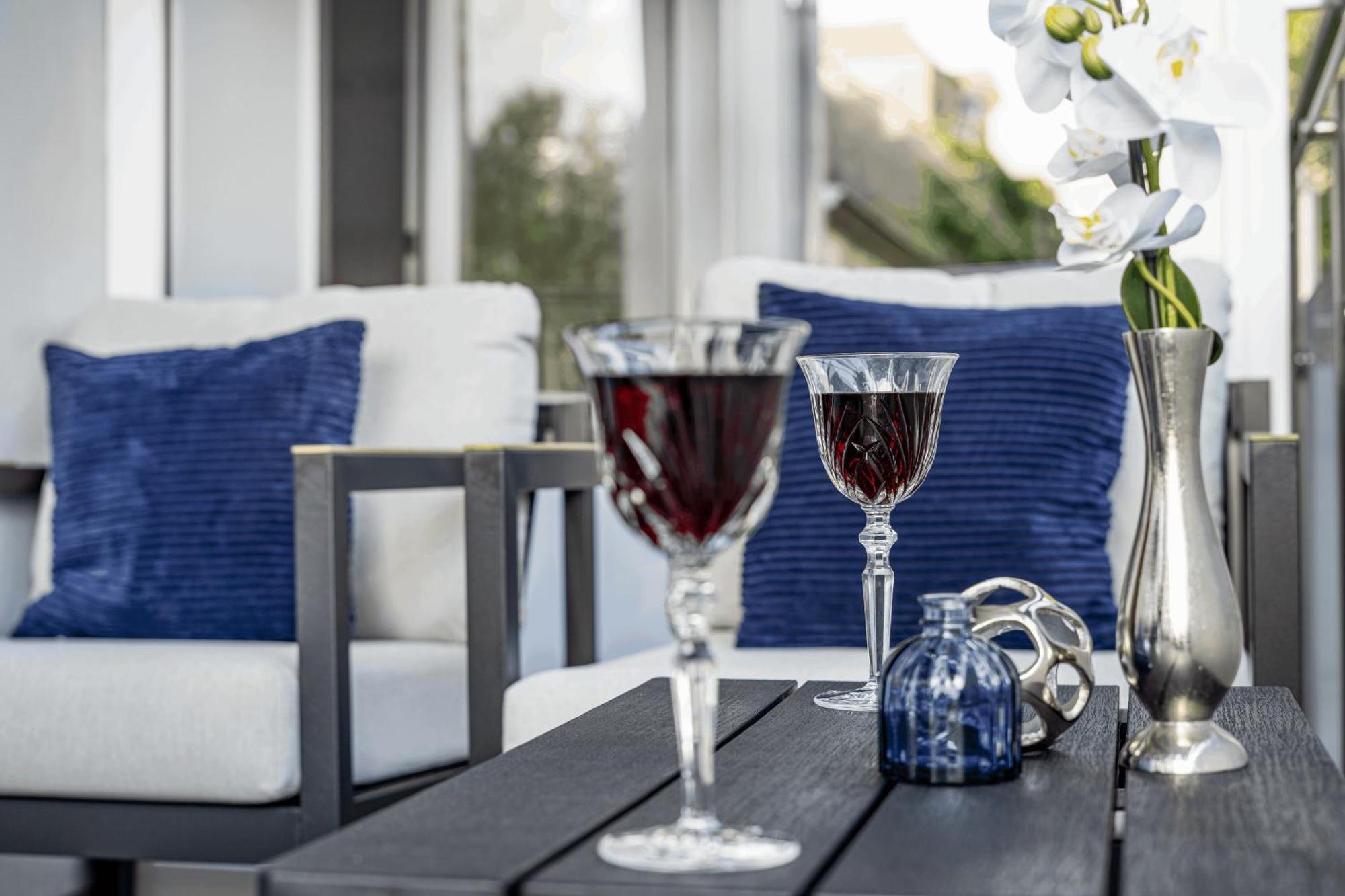Excellence Deluxe Suite Mit Balkon & Stadtblick - Zentral An Der Messe Essen Luaran gambar